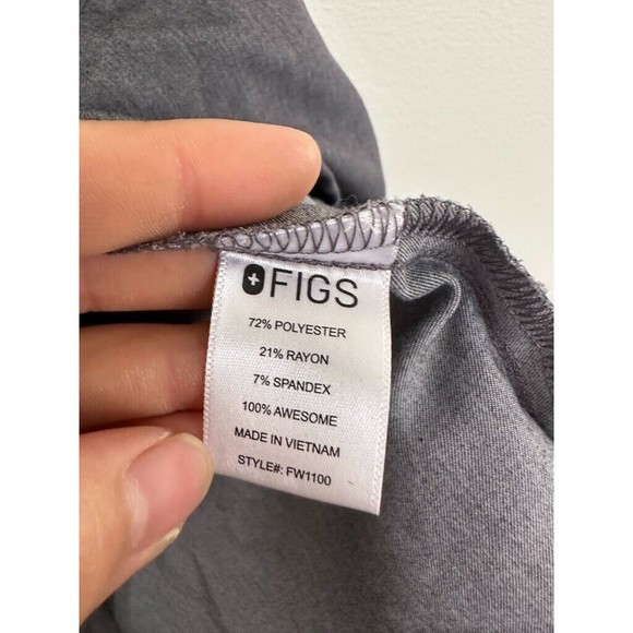 FIGS Casma Three-Pocket Scrub Top Gray V-Neck Size Medium Women's FW1100 - Picture 7 of 10